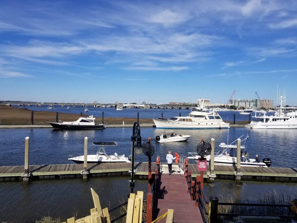 California Dreaming | restaurant | 1 Ashley Point Dr, Charleston, SC 29407, USA | 8437661644 OR +1 843-766-1644