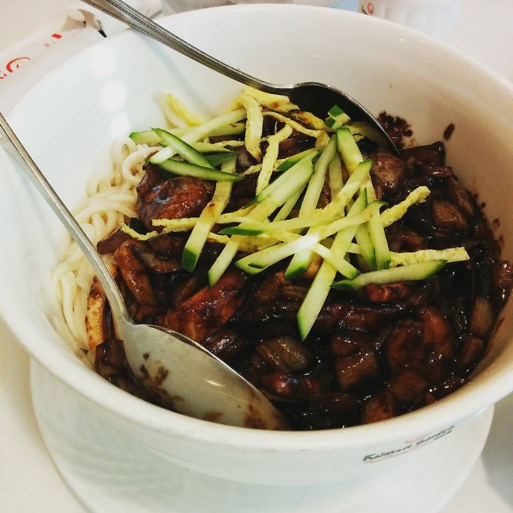 Rainbow Garden | restaurant | 1402 S Neil St, Champaign, IL 61820, USA | 2173982670 OR +1 217-398-2670