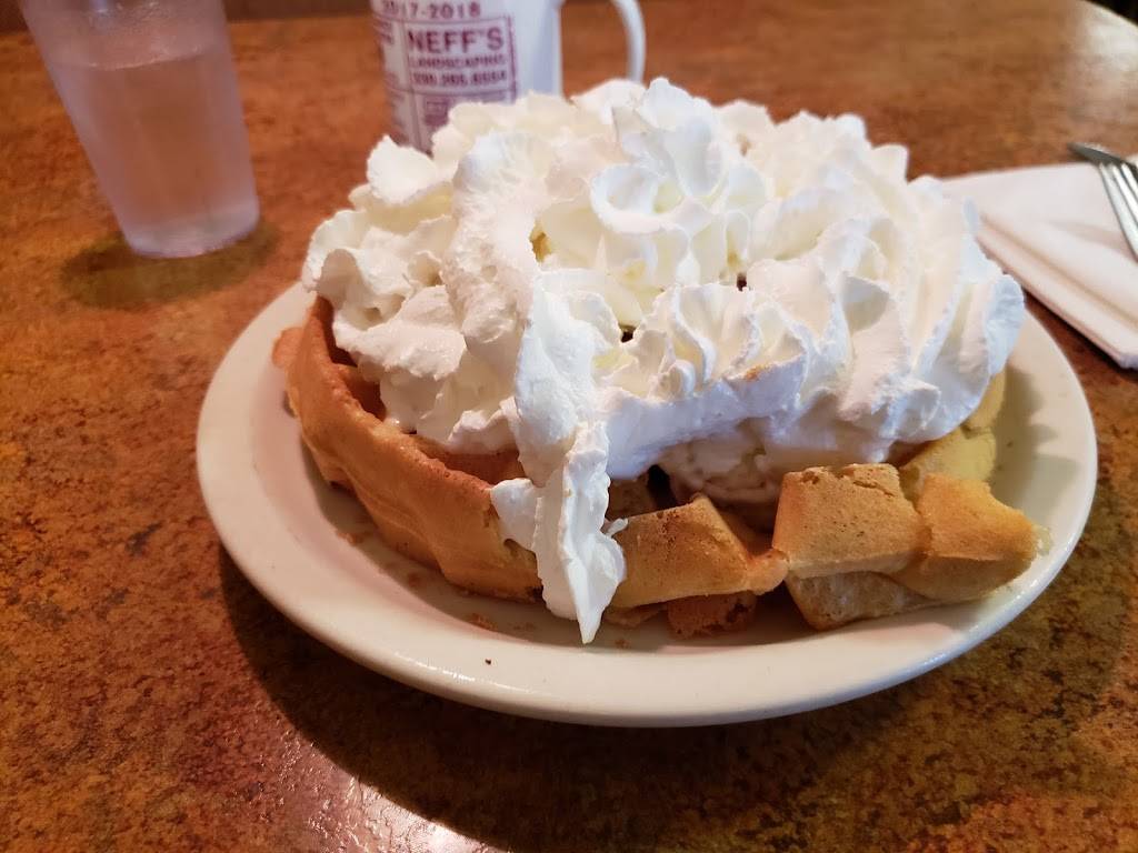 Lindseys Restaurant | restaurant | 1900 Tuscarawas St W, Canton, OH 44708, USA | 3304556908 OR +1 330-455-6908