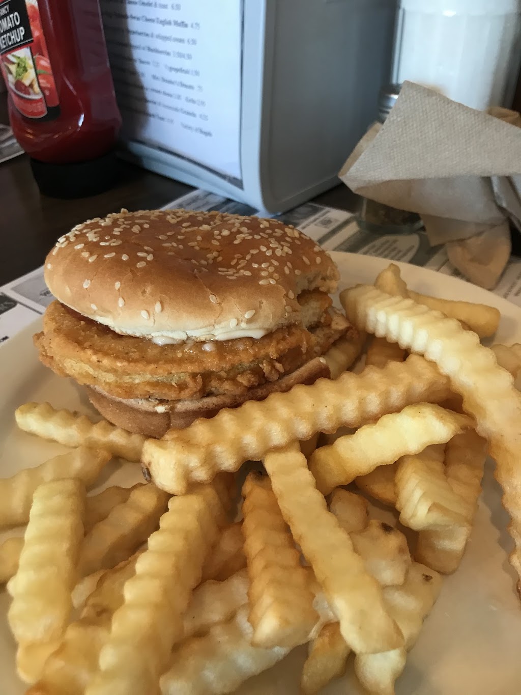 Auntie Ms | restaurant | 13 Lily Bay Rd, Greenville, ME 04441, USA | 2076952238 OR +1 207-695-2238