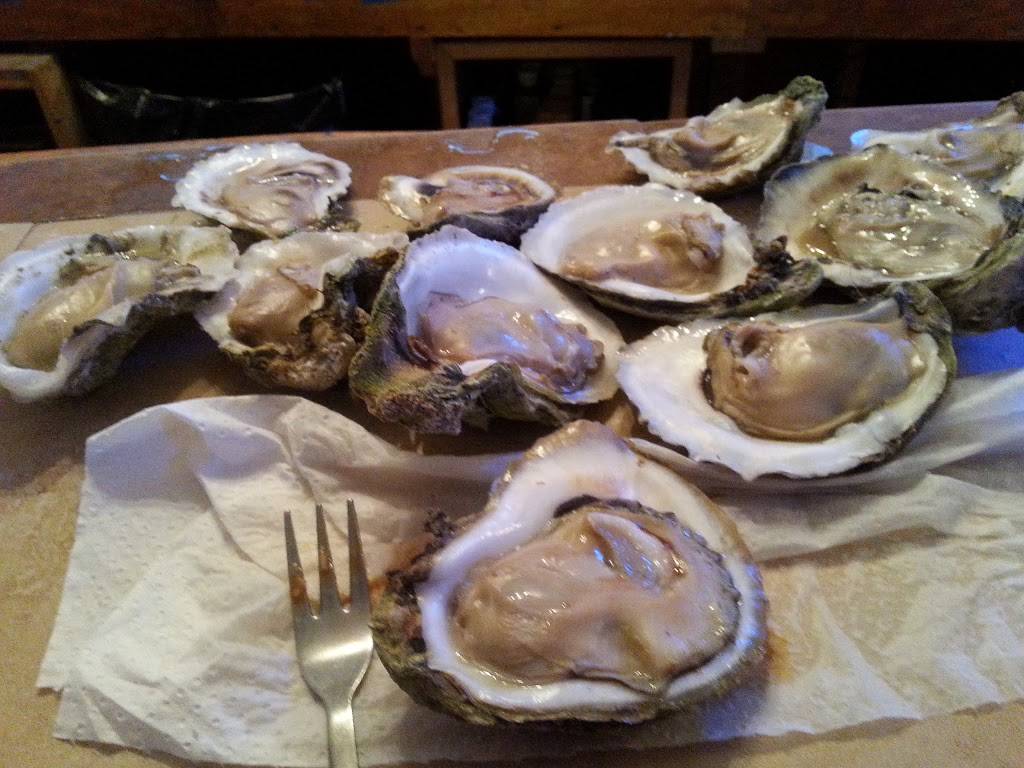 Oyster Troff | restaurant | 936 N Bay St, Eustis, FL 32726, USA | 3523579939 OR +1 352-357-9939