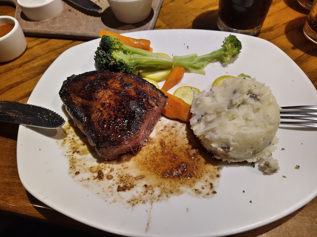 Outback Steakhouse | meal takeaway | 2411 S Carolyn Ave, Sioux Falls, SD 57106, USA | 6053627266 OR +1 605-362-7266