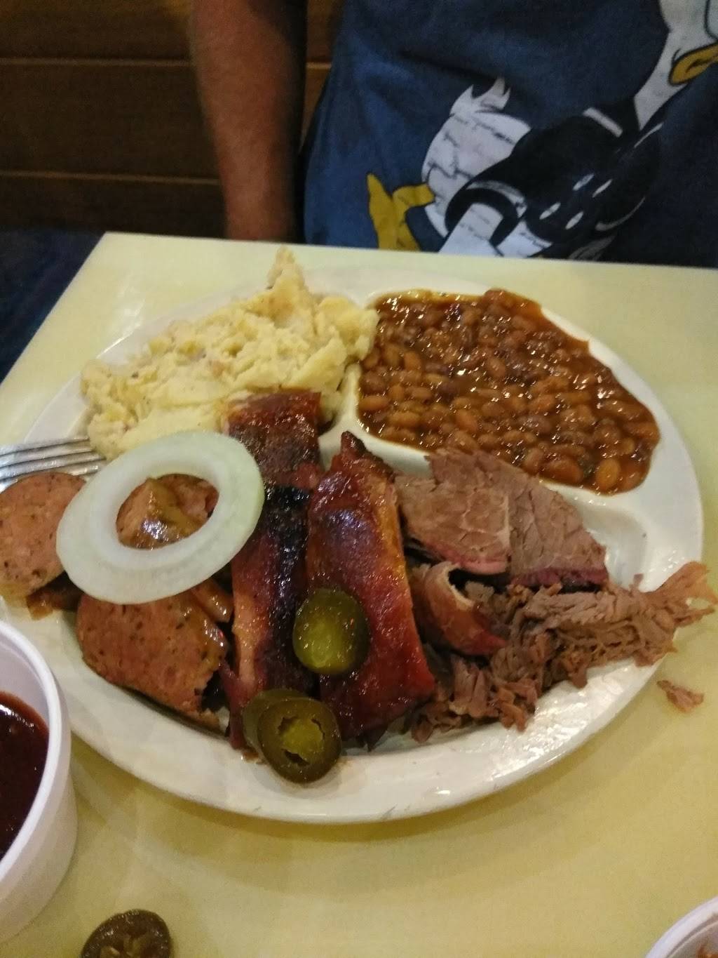 Dickeys Barbecue Pit | restaurant | 1009 N Hwy 77, Waxahachie, TX 75165, USA | 9729373030 OR +1 972-937-3030