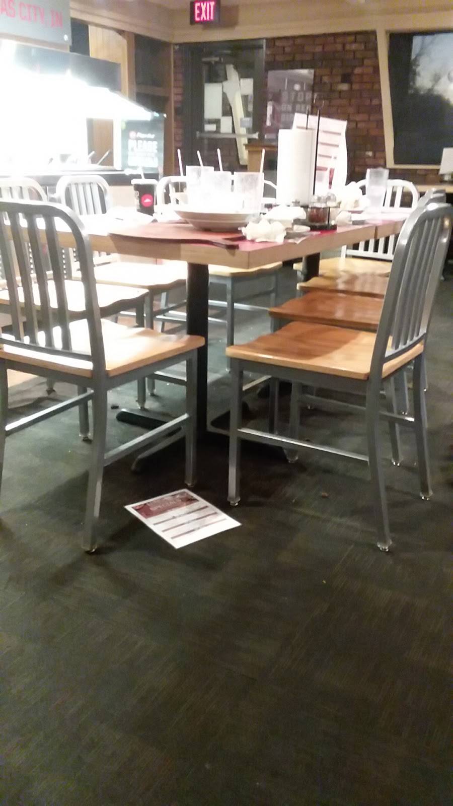 Pizza Hut | restaurant | 702 E Main St, Gas City, IN 46933, USA | 7656747774 OR +1 765-674-7774