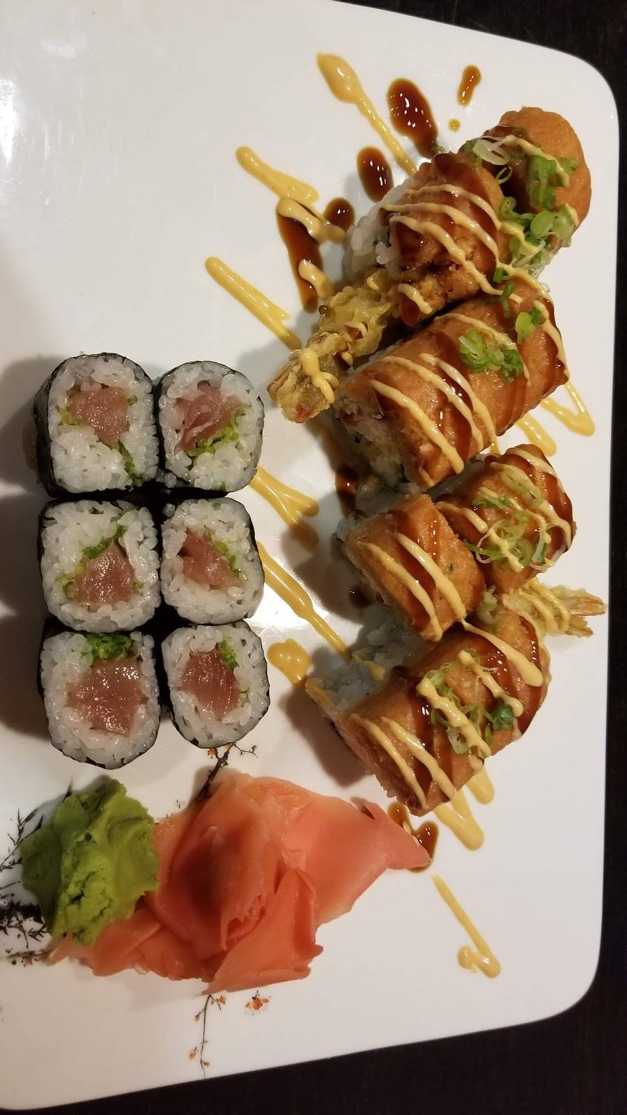 Sakura Sushi | meal takeaway | 21895 Pontiac Trail, South Lyon, MI 48178, USA | 2485737995 OR +1 248-573-7995