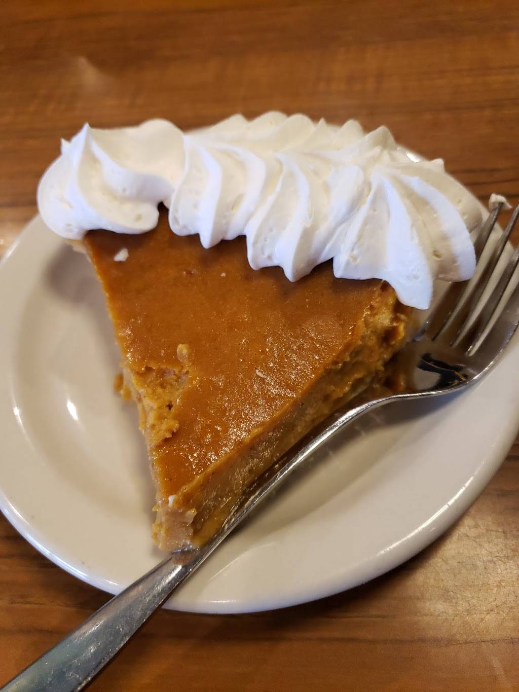 Russ Restaurant | restaurant | 1313 S Beacon Blvd, Grand Haven, MI 49417, USA | 6168463330 OR +1 616-846-3330