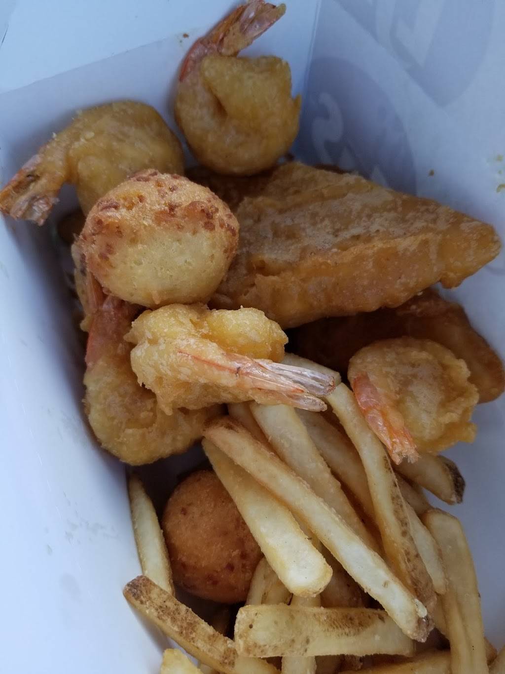 Long John Silvers | restaurant | 2128 Sutterville Rd, Sacramento, CA 95822, USA | 9164544811 OR +1 916-454-4811