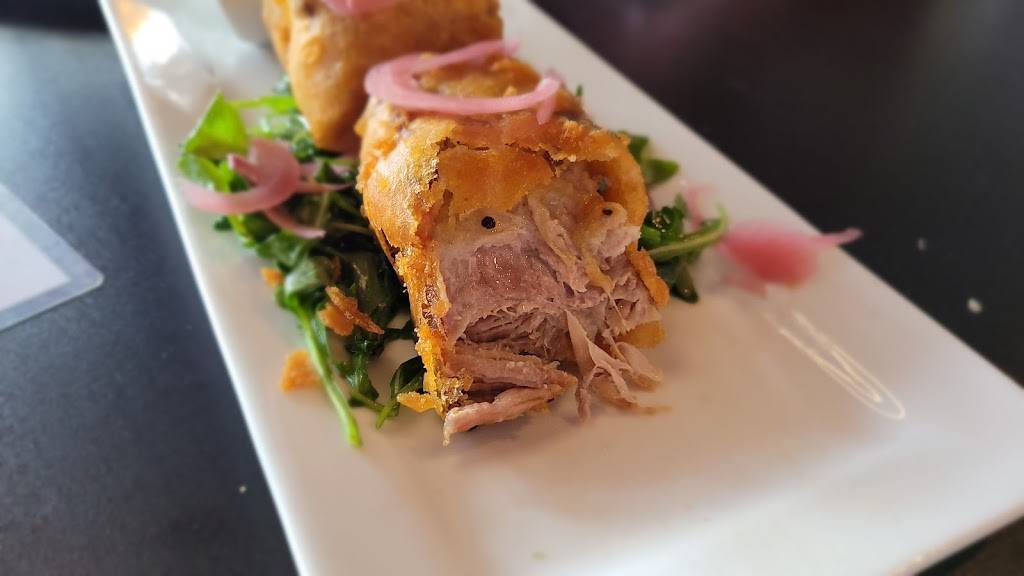 Knosh Eatery and Pub | restaurant | 437 E Mill St, Plymouth, WI 53073, USA | 2626614639 OR +1 262-661-4639