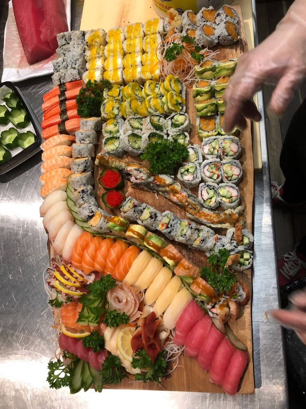 Shitake Sushi+Thai | restaurant | 4401 Highway 7 West, Woodbridge, ON L4L 9A9, Canada | 9058514401 OR +1 905-851-4401