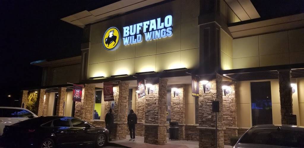 Buffalo Wild Wings | meal takeaway | 970 S Gilbert Rd, Gilbert, AZ 85296, USA | 4806329464 OR +1 480-632-9464