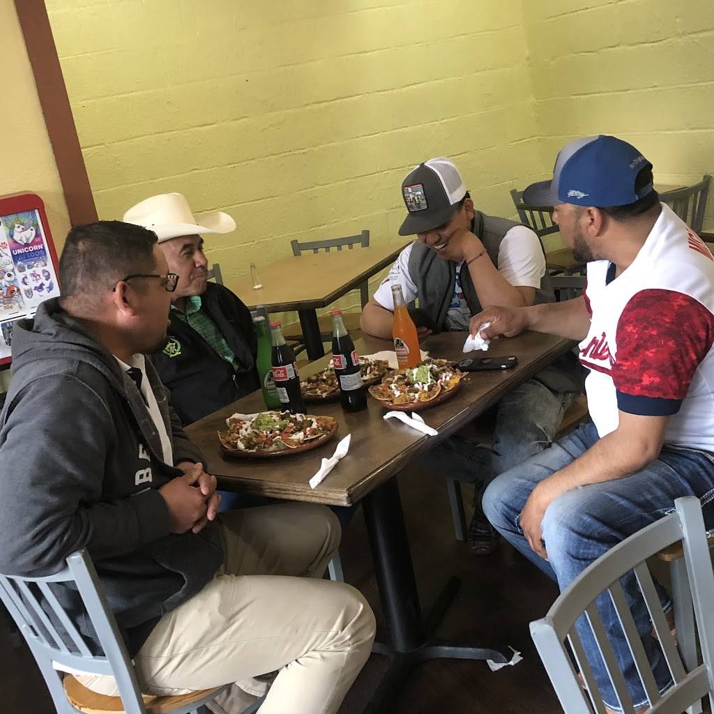 Taqueria el aguila real | restaurant | 616 Schooldell Dr, Dallas, TX 75211, United States | 2146136676 OR +1 214-613-6676