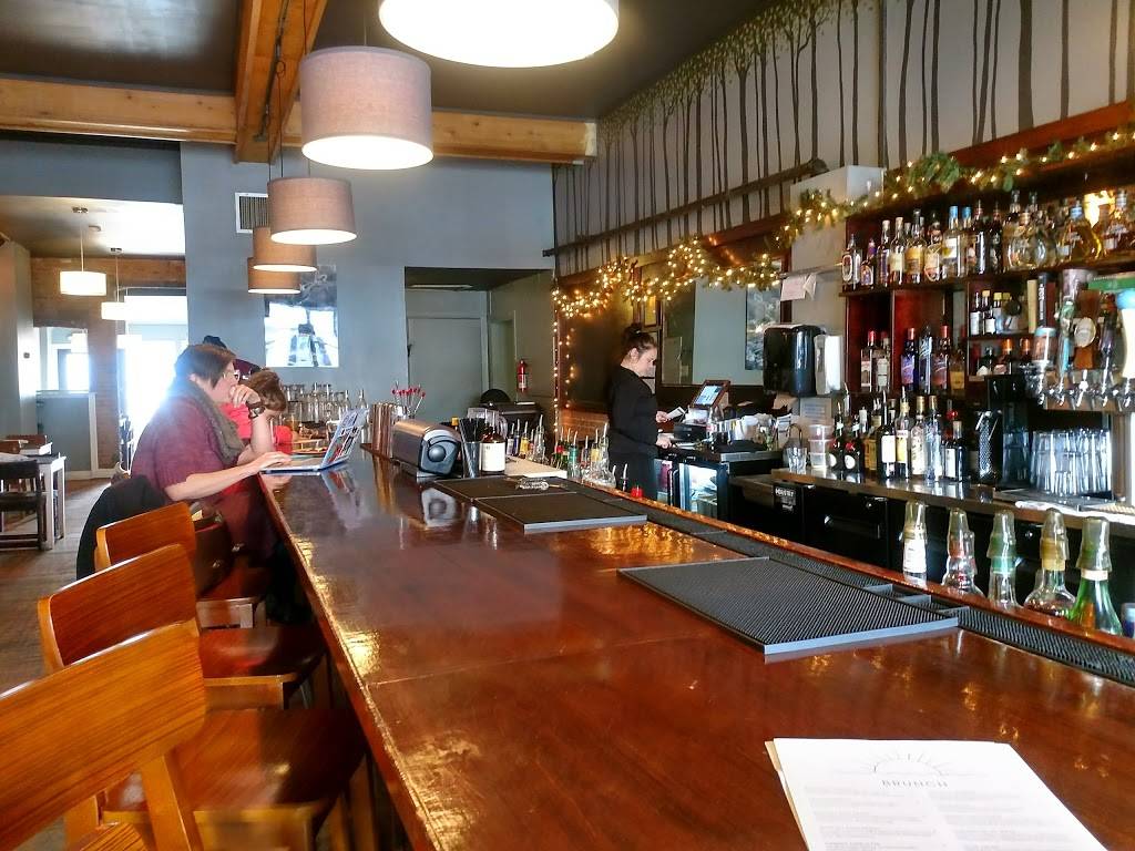 Ollie Food + Spirits | restaurant | 42 E Cross St, Ypsilanti, MI 48198, USA | 7344828050 OR +1 734-482-8050