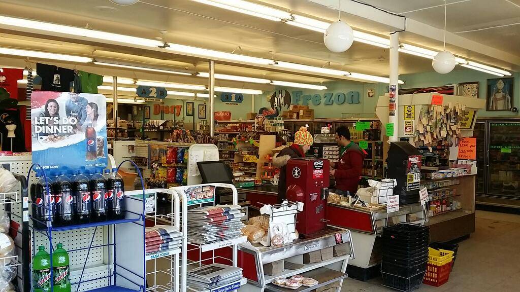 Koppas Fulbeli Deli | restaurant | 1940 N Farwell Ave, Milwaukee, WI 53202, USA | 4142731273 OR +1 414-273-1273