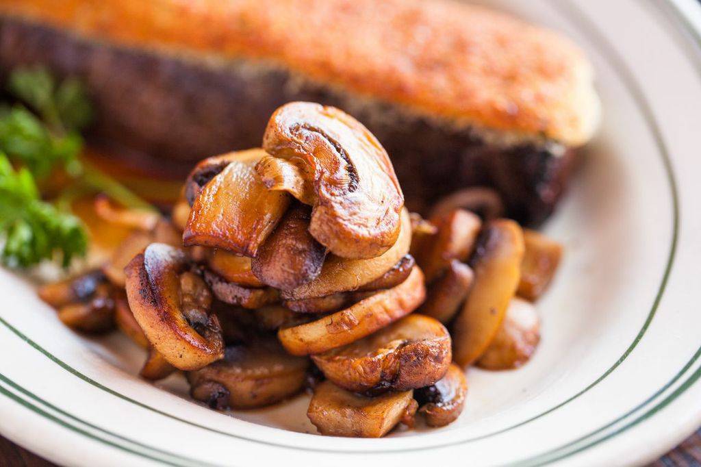 Don & Charlies | night club | 7501 E Camelback Rd, Scottsdale, AZ 85251, USA | 4809900900 OR +1 480-990-0900