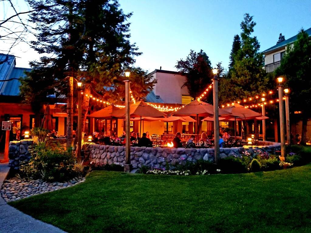 Jackalopes Bar and Grill | restaurant | 1122 CA-41, Fish Camp, CA 93623, USA | 5596836555 OR +1 559-683-6555