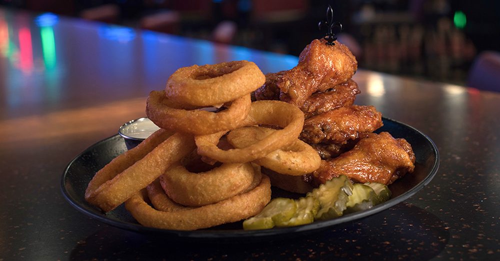 Railbirds Hot Chicken at Derby City Gaming | restaurant | 4520 Poplar Level Rd, Louisville, KY 40213, USA | 5029617600 OR +1 502-961-7600