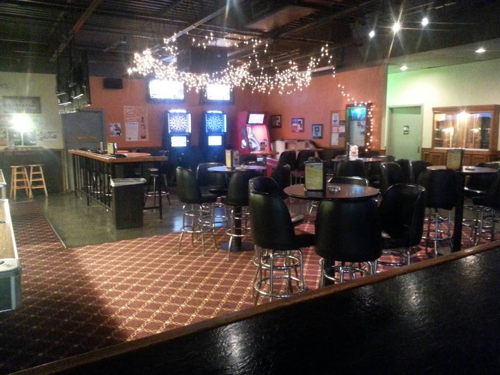 Clicks Billiards | restaurant | 2524 S Semoran Blvd, Orlando, FL 32822, USA | 4072756064 OR +1 407-275-6064