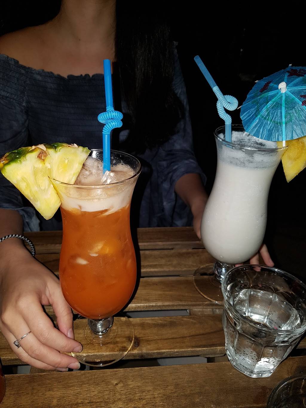 Surf Bar | restaurant | 139 N 6th St, Brooklyn, NY 11249, USA | 7183024441 OR +1 718-302-4441