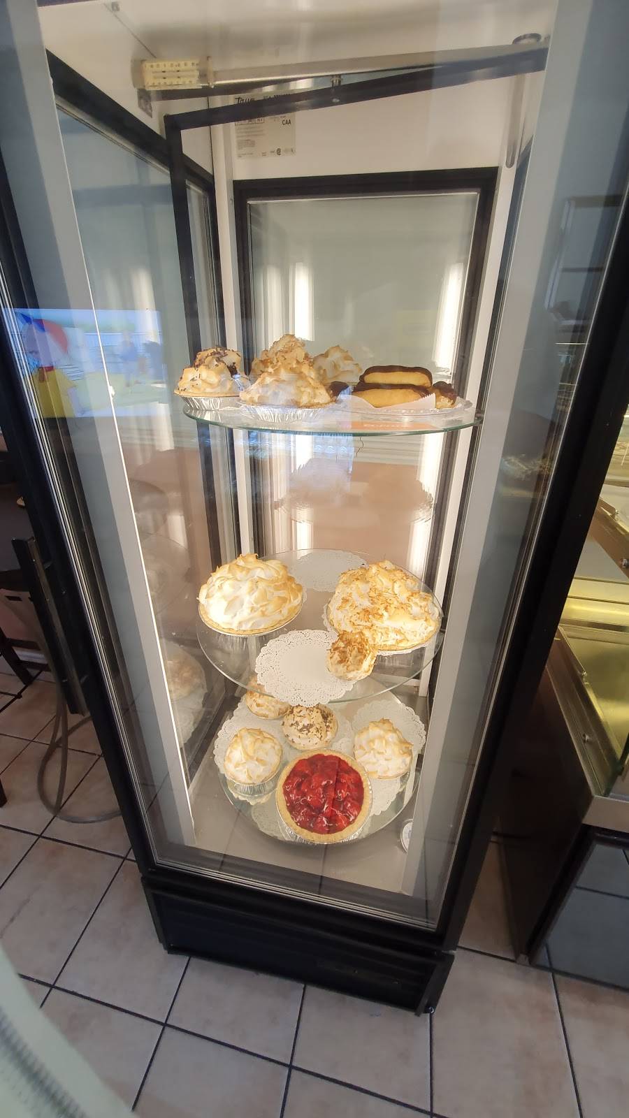 A la mode Pies and Ice Cream | restaurant | 14698 Lee Hwy, Gainesville, VA 20155, USA | 7037431389 OR +1 703-743-1389