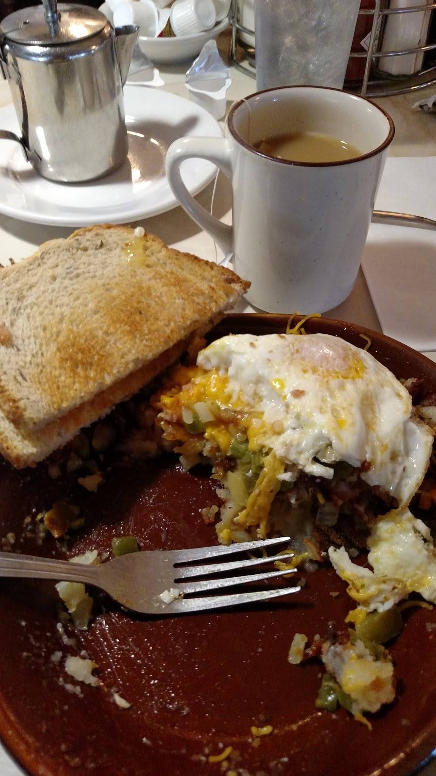 Big Apple Family Restaurant | restaurant | 2136 N Main St, Princeton, IL 61356, USA | 8158753637 OR +1 815-875-3637