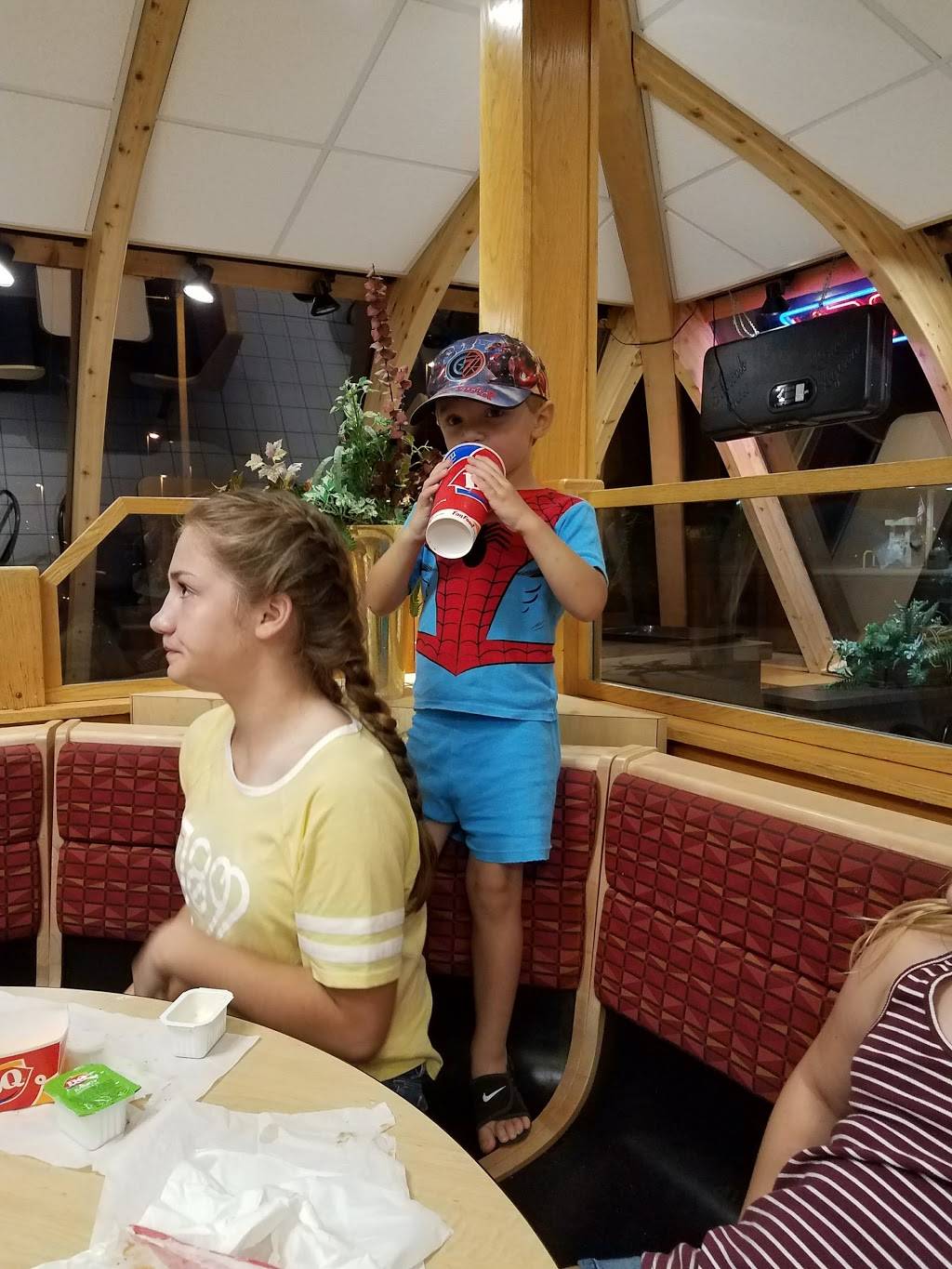 Dairy Queen | restaurant | N86W16326 Appleton Ave, Menomonee Falls, WI 53051, USA | 2622550701 OR +1 262-255-0701