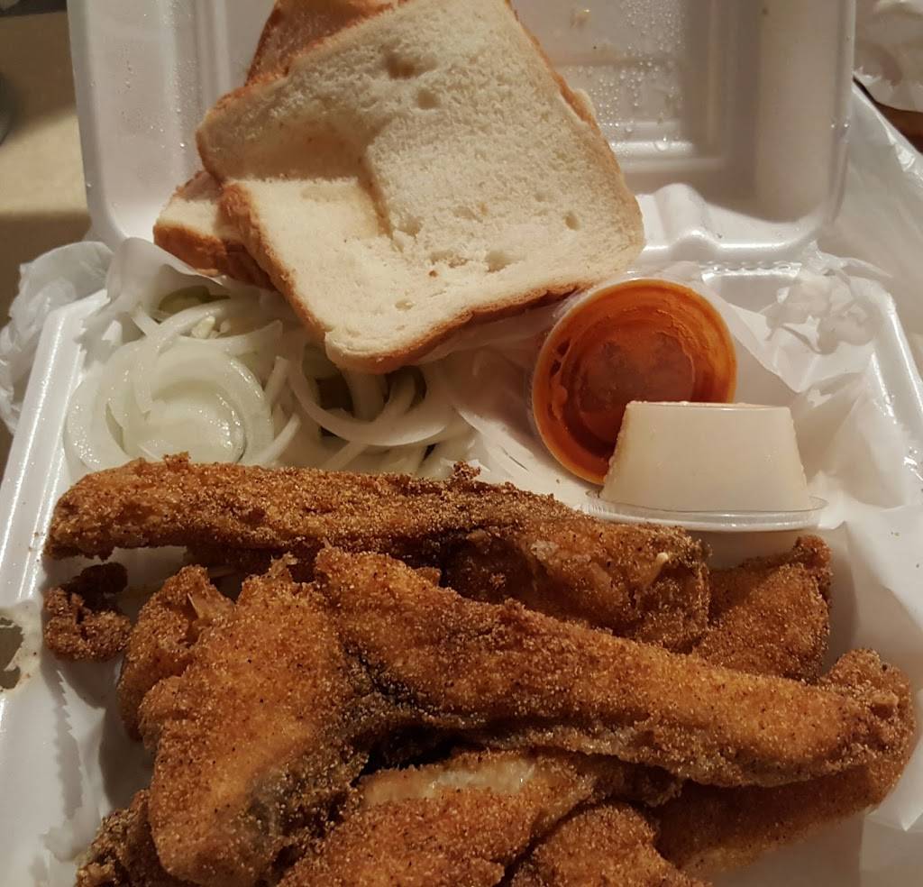 AAA Fish House | restaurant | 3360 Union Blvd, St. Louis, MO 63115, USA | 3143853811 OR +1 314-385-3811