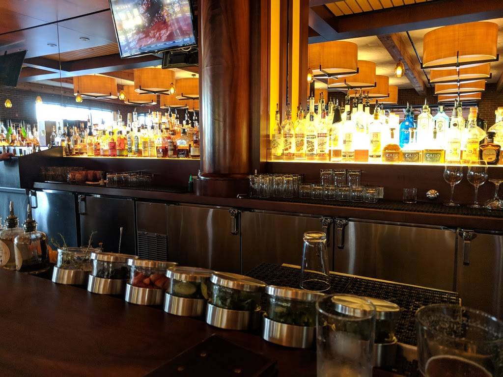 TRIO Grill | restaurant | 8100 Lee Hwy, Falls Church, VA 22042, USA | 7039929200 OR +1 703-992-9200