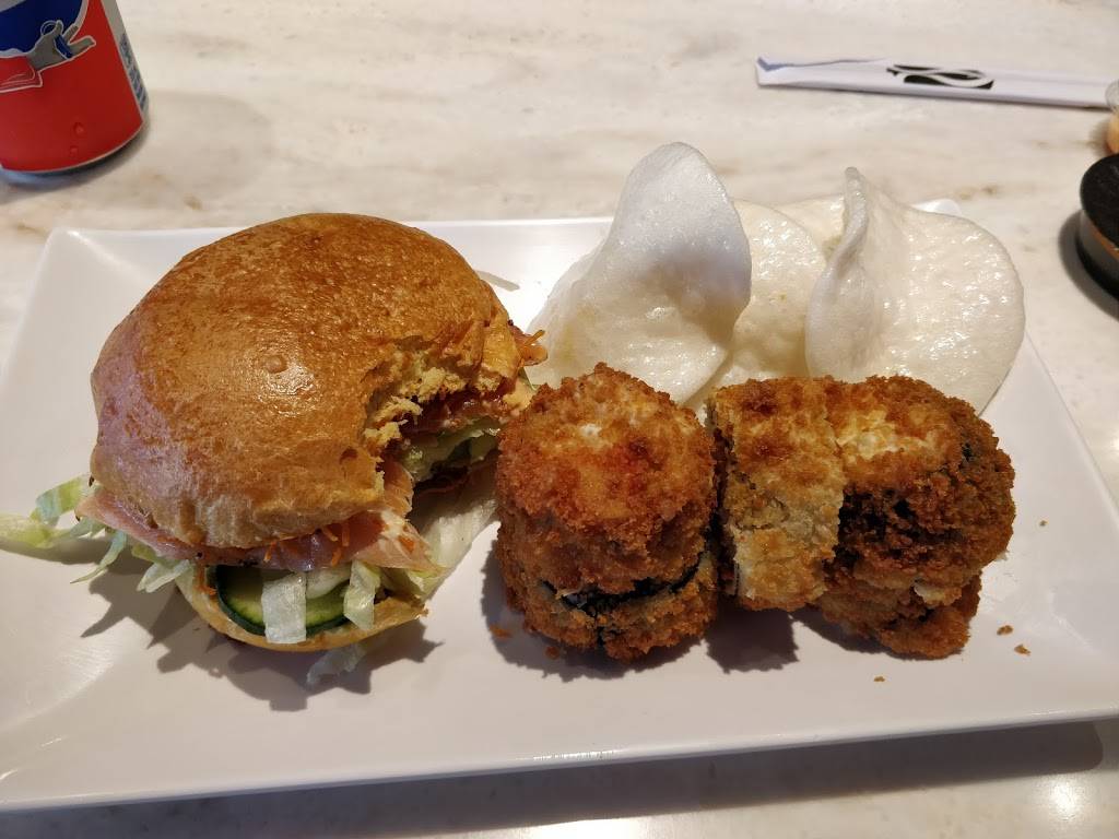 Sushi Shop | restaurant | 2564 Yonge St, Toronto, ON M4P 2J3, Canada | 6477486768 OR +1 647-748-6768