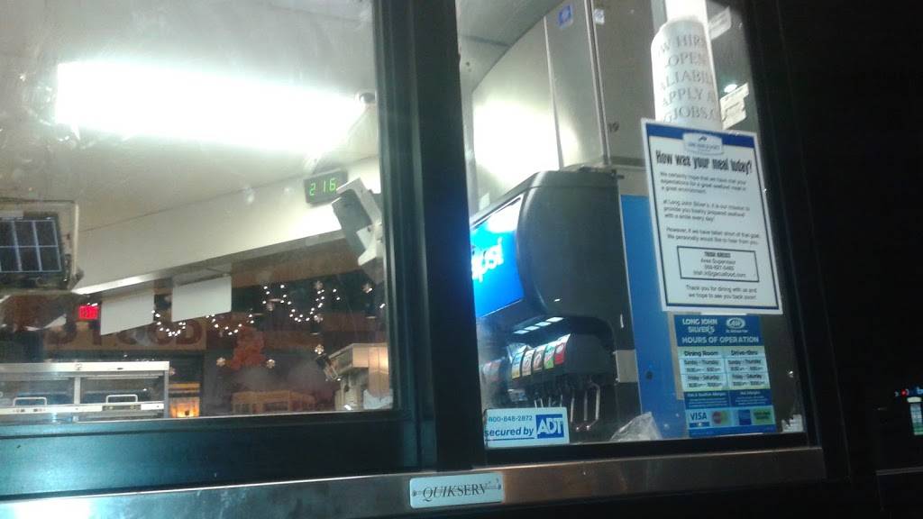 Long John Silvers | restaurant | 406 W Shaw Ave, Clovis, CA 93612, USA | 5592988910 OR +1 559-298-8910