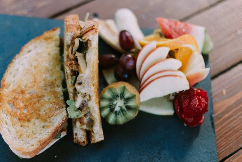 Café Bistro lAncestral | restaurant | 153 Boulevard Ste Anne, Sainte-Anne-des-Plaines, QC J0N 1H0, Canada | 4509414060 OR +1 450-941-4060