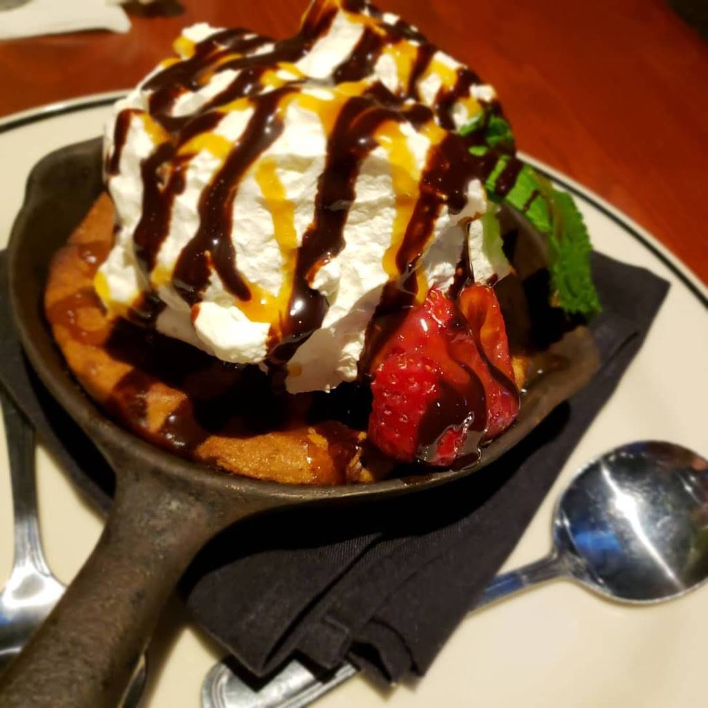 Blackfinn Ameripub - Ballantyne | restaurant | 14825 Ballantyne Village Way #100, Charlotte, NC 28277, USA | 7049006095 OR +1 704-900-6095