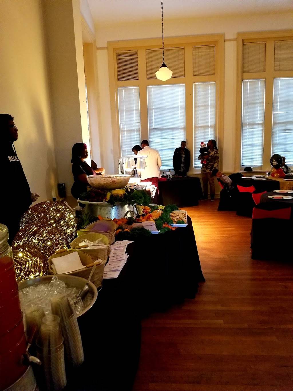 LeChiq Restaurant Catering and Dining | restaurant | 5788 Stage Rd, Bartlett, TN 38134, USA | 9015523582 OR +1 901-552-3582