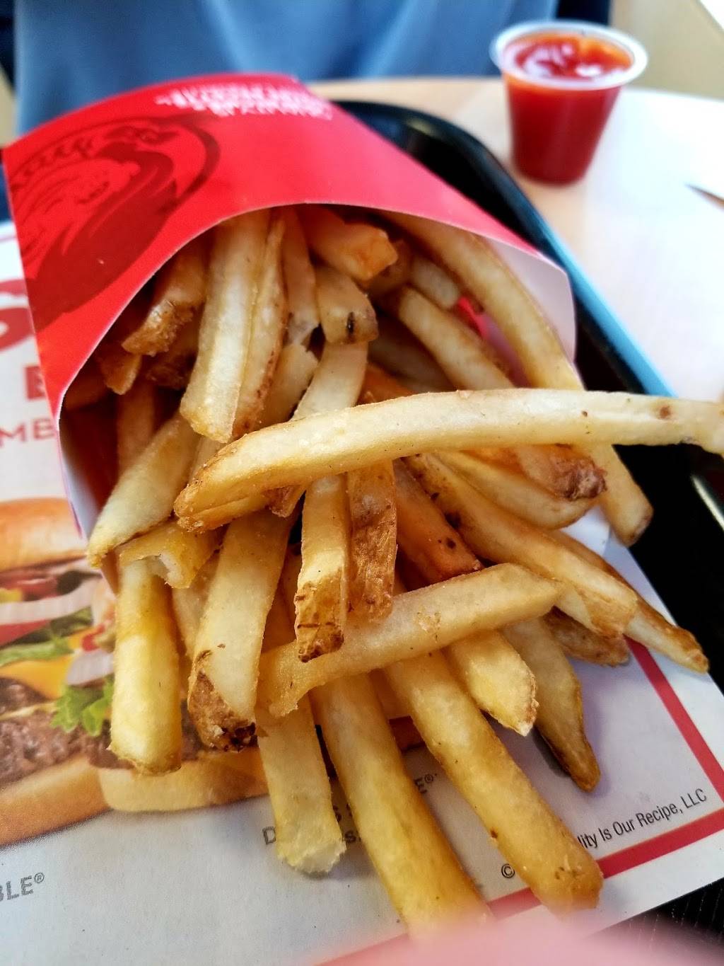 Wendys | restaurant | 533 First St, Collingwood, ON L9Y 4M3, Canada | 7054459745 OR +1 705-445-9745