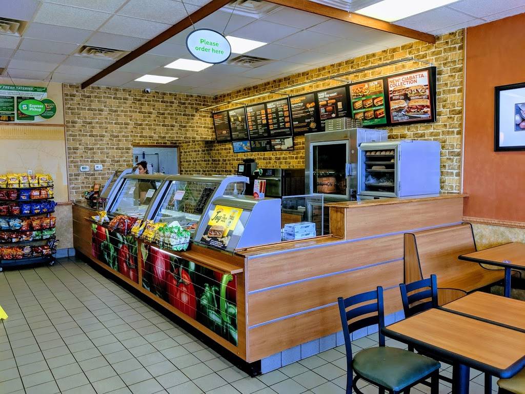 Subway | restaurant | 264 Turkeysag Trail, Palmyra, VA 22963, USA | 4345896882 OR +1 434-589-6882