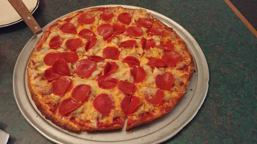 Pistol Petes Pizza and Grill | restaurant | 16755 W Lisbon Rd, Brookfield, WI 53005, USA | 2623736065 OR +1 262-373-6065