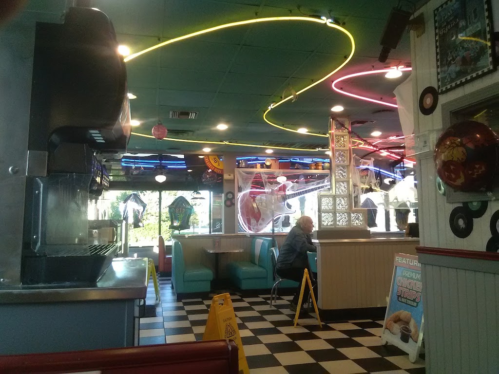 Spangles | restaurant | 850 N Broadway, Wichita, KS 67214, USA | 3162635520 OR +1 316-263-5520