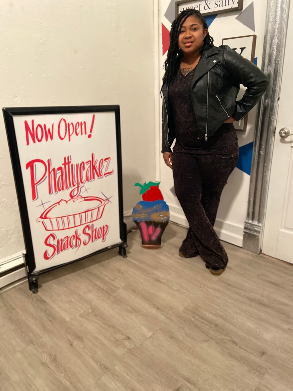 PhattyCakez Snack Shop | meal takeaway | 3226 N Newstead Ave, St. Louis, MO 63115, USA | 3144650620 OR +1 314-465-0620