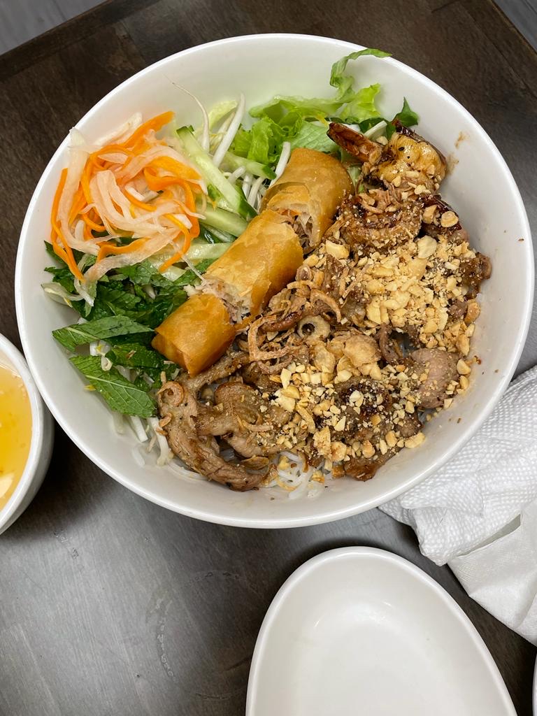 PHO 95 Mi Cay Tung | restaurant | 6795 Wilson Blvd Suite 20, Falls Church, VA 22044, USA | 7038541612 OR +1 703-854-1612