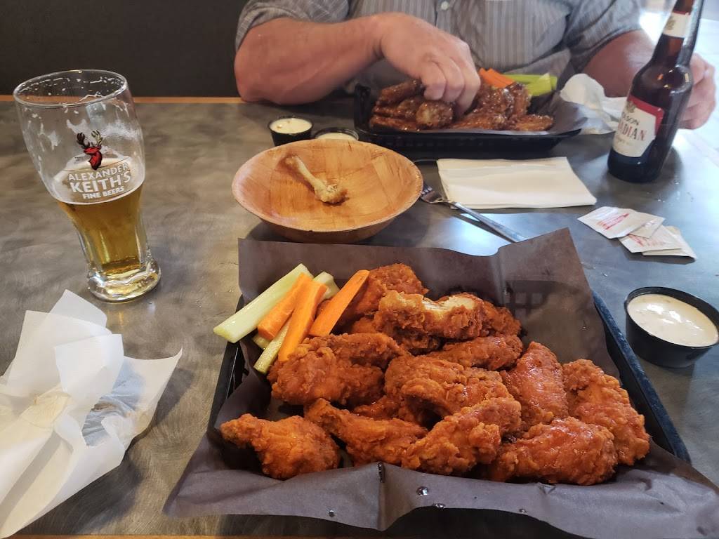 Touchdown Willys Tap & Grill | restaurant | 249 St Catharines St, Smithville, ON L0R 2A0, Canada | 9059578448 OR +1 905-957-8448