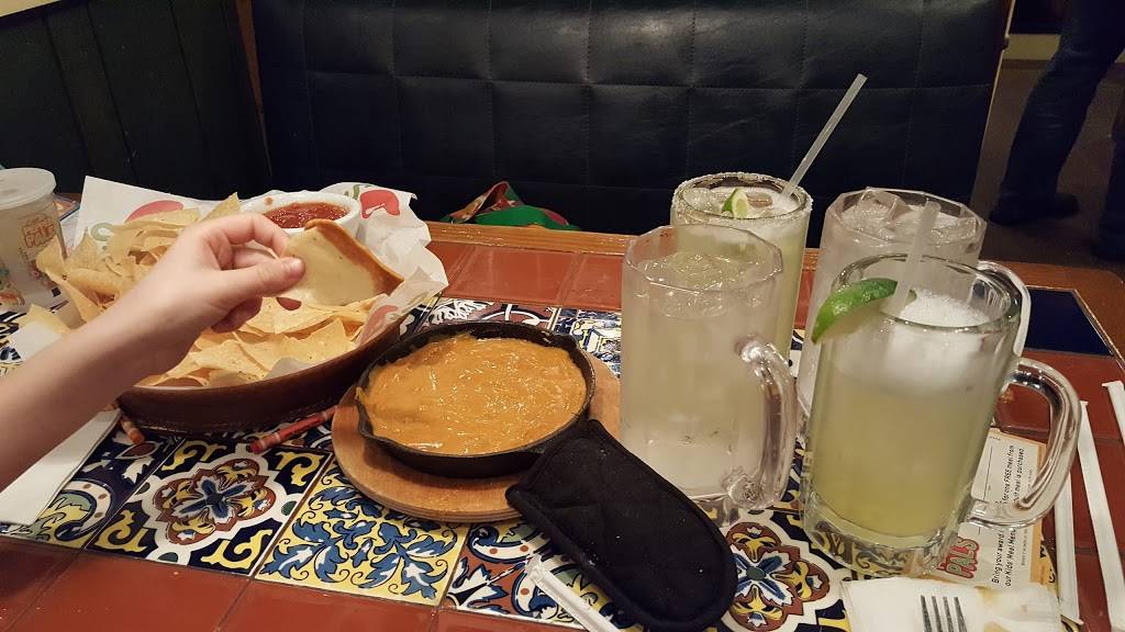 Chilis Grill & Bar | restaurant | 14920 S Harrison St, Olathe, KS 66061, USA | 9133909404 OR +1 913-390-9404