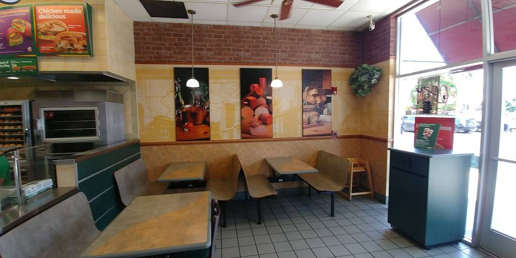 Subway | restaurant | 353 W Esplanade Dr, Oxnard, CA 93030, USA | 8056049001 OR +1 805-604-9001