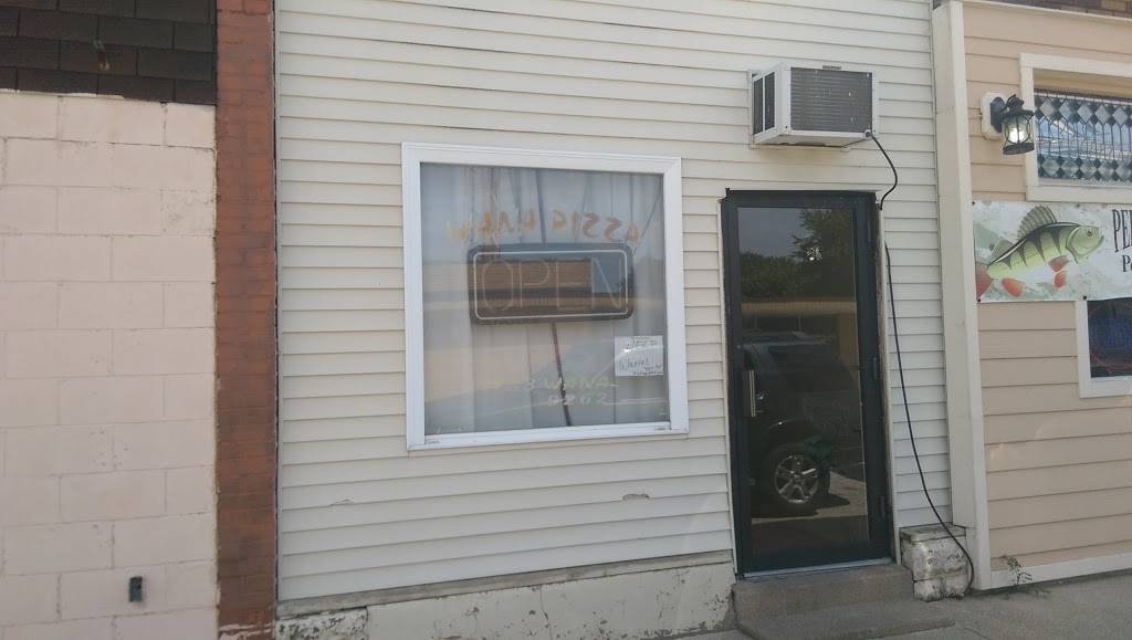 Wana Pizza | restaurant | 107 S Main St, Wanatah, IN 46390, USA | 2197339262 OR +1 219-733-9262