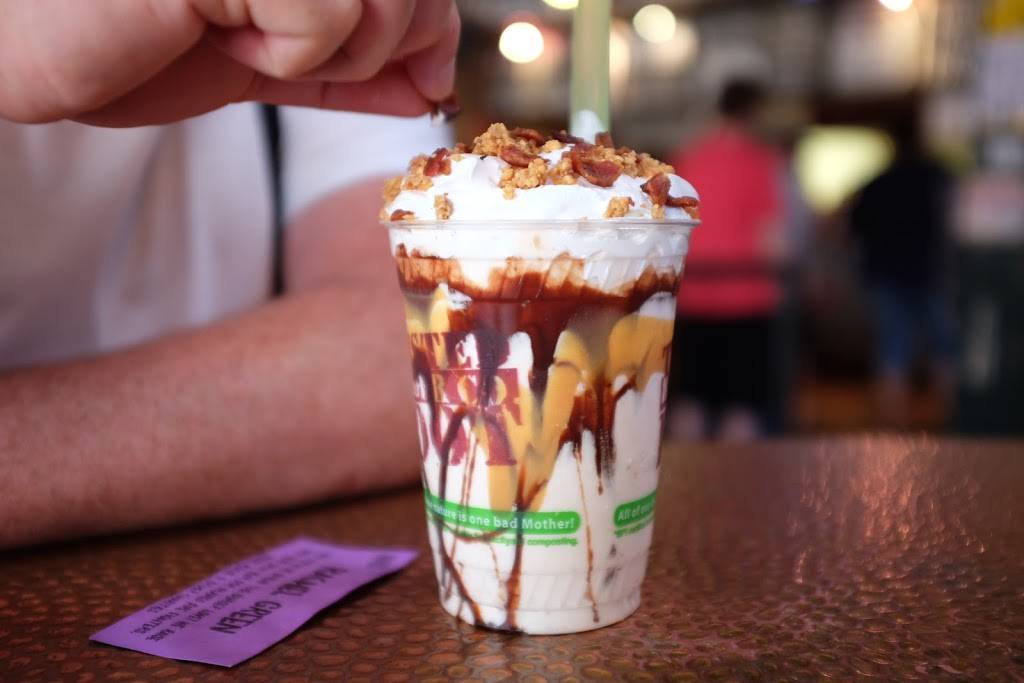 Twisted Root Burger Co. | restaurant | 2615 Commerce St, Dallas, TX 75226, USA | 2147417668 OR +1 214-741-7668