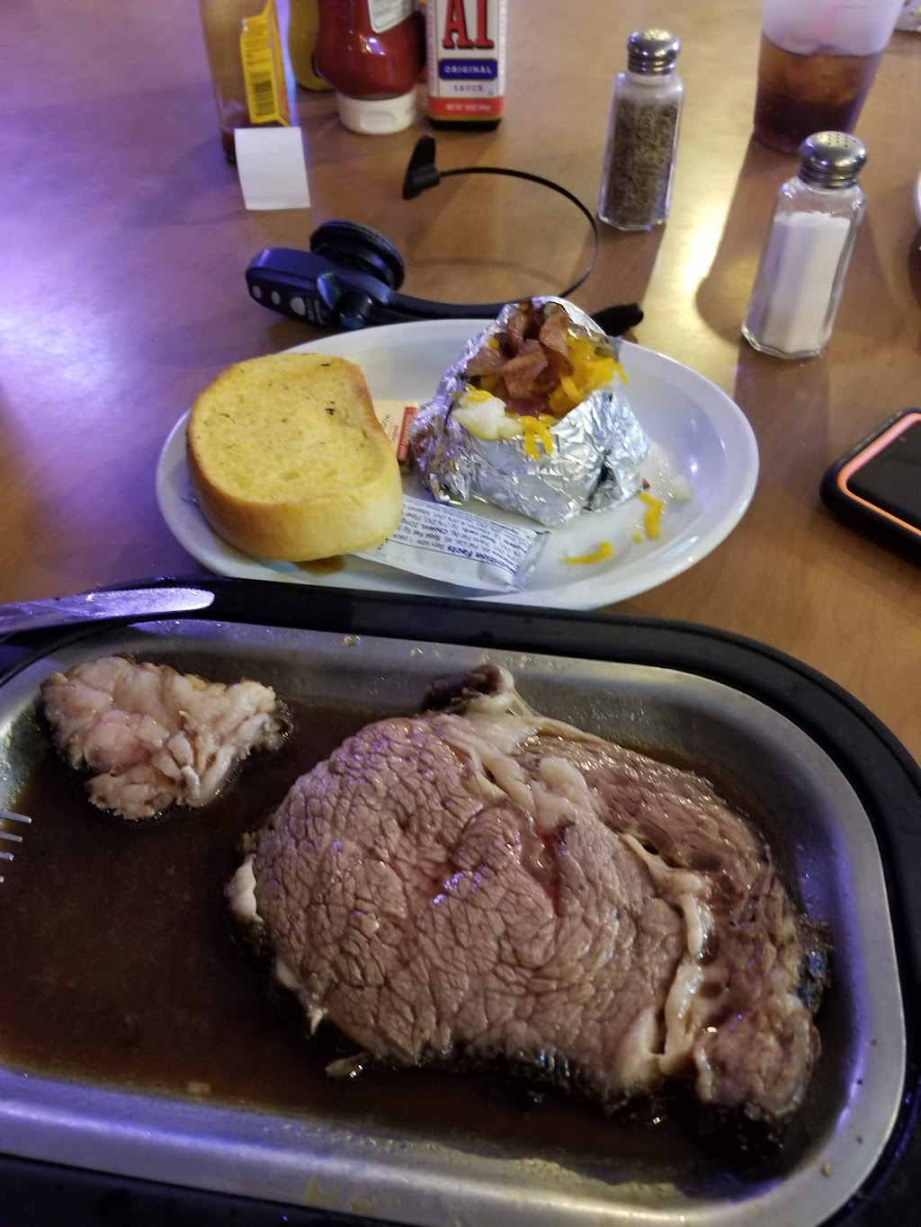 Willies Bar & Grill | restaurant | 212 N Commercial Ave, St Lawrence, SD 57373, USA | 6058539291 OR +1 605-853-9291