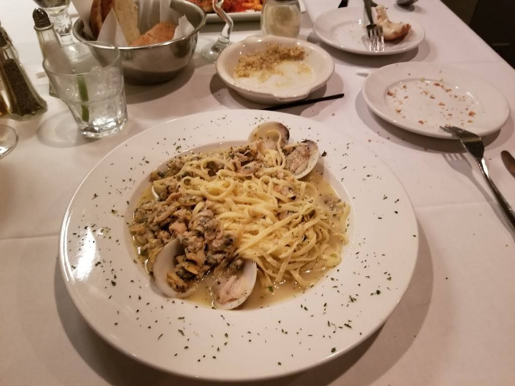 Robertos | restaurant | 103 W Federal St, Youngstown, OH 44503, USA | 3307433000 OR +1 330-743-3000