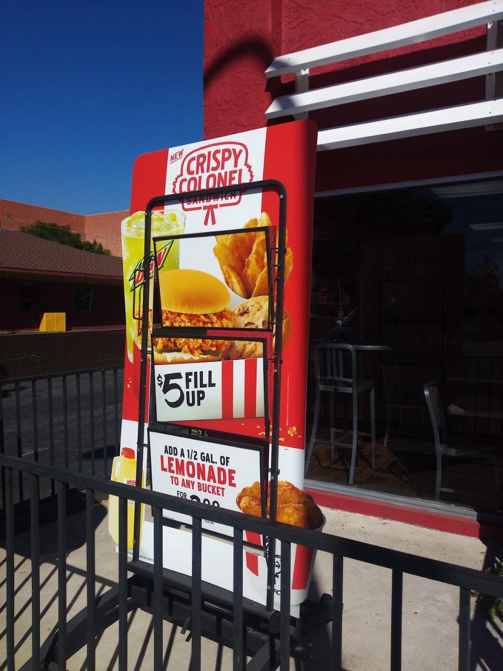 KFC | restaurant | 820 N Lake Ave, Pasadena, CA 91104, USA | 6267941159 OR +1 626-794-1159