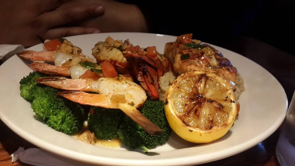 Red Lobster | restaurant | 1499 St Laurent Blvd, Ottawa, ON K1G 0Z9, Canada | 6137447560 OR +1 613-744-7560