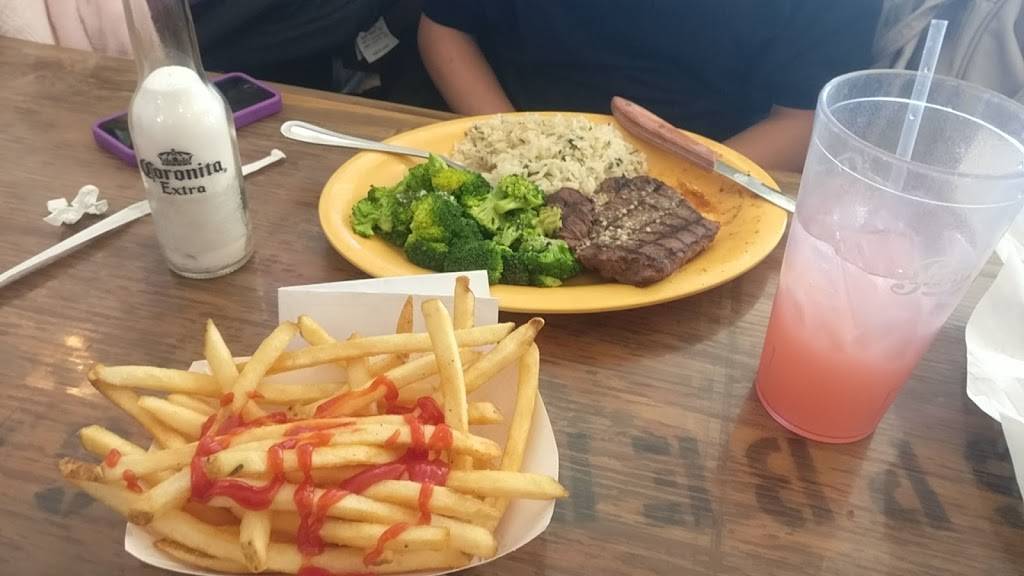 Hurricane Grill & Wings | restaurant | 496 County Rd 111 Ste 2, Manorville, NY 11949, USA | 6312819464 OR +1 631-281-9464