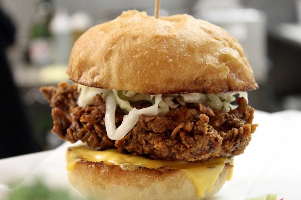 BrewRiver Creole Kitchen | restaurant | 4632 Eastern Ave, Cincinnati, OH 45226, USA | 5138612484 OR +1 513-861-2484