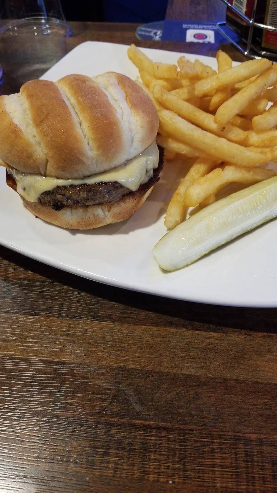 Deaks Pub & Grill | restaurant | 1017 Nygaard St, Stoughton, WI 53589, USA | 6088734066 OR +1 608-873-4066